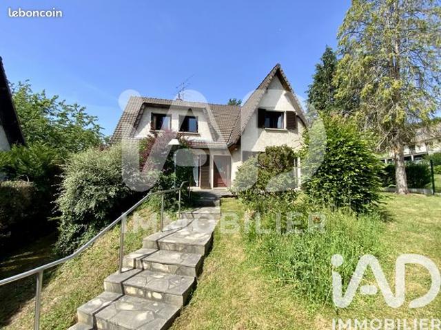 Maison familiale 10 pièces 159 m²