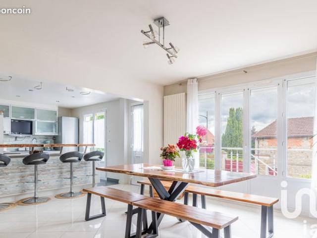 Maison familiale 10 pièces 162 m²