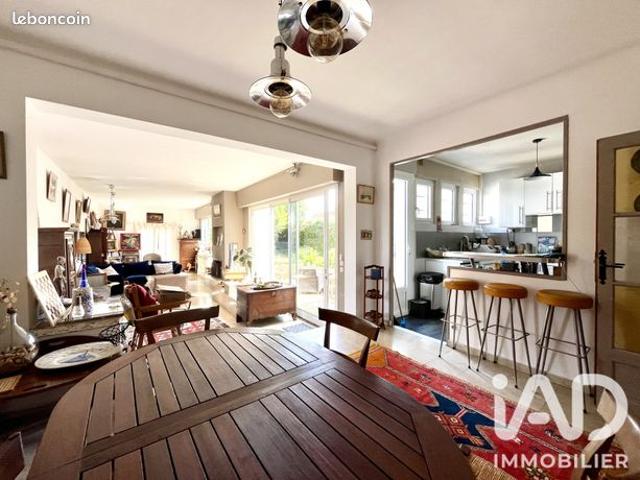 Maison familiale 10 pièces 196 m²