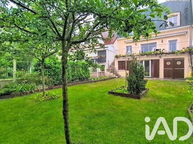 Maison familiale 10 pièces 233 m²