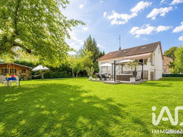 Maison familiale 10 pièces 241 m²