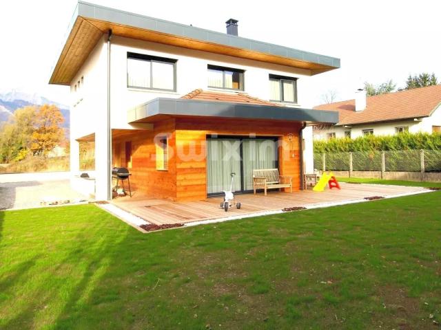 Maison familiale 121 m² avec jardin et garage à Scionzier –. 121m² Scionzier