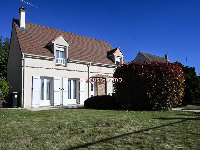 Maison familiale 122 m² avec terrain de 869 m² Villaines sous Bois