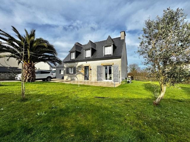 Maison familiale 137 m² – 4 chambres – Grand garage – Terrain clos 903 m² TREGLONOU 29