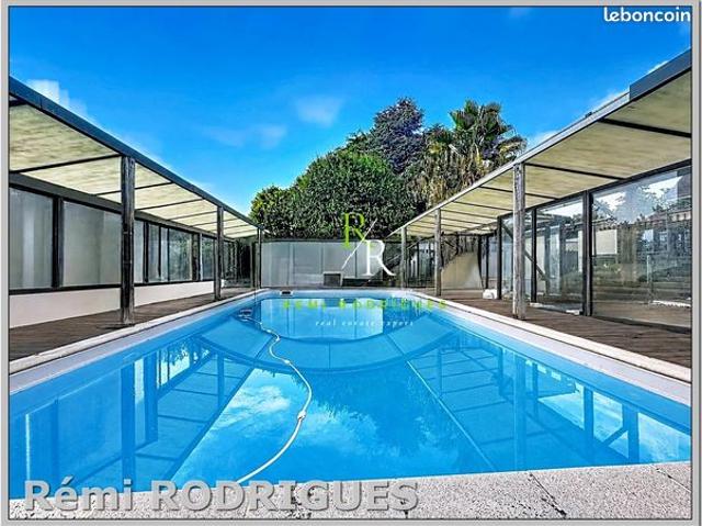 Maison familiale 256 m² avec piscine et parc arboré à Serres Castet