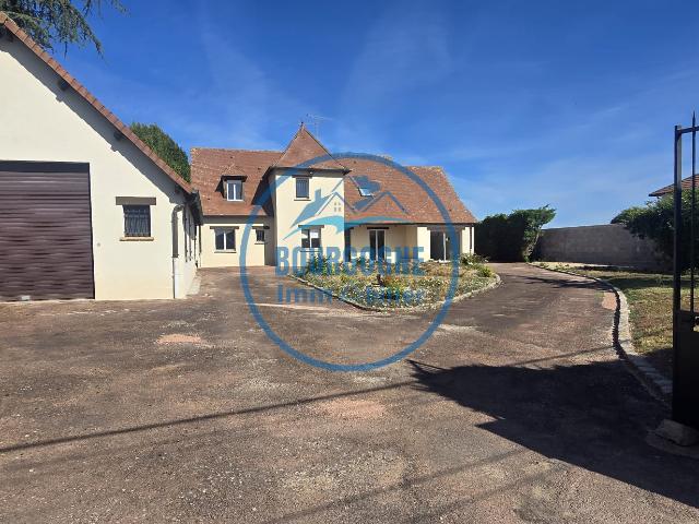 Maison familiale 200 m2 7 pièces / Aux portes de Chalon sur Saône