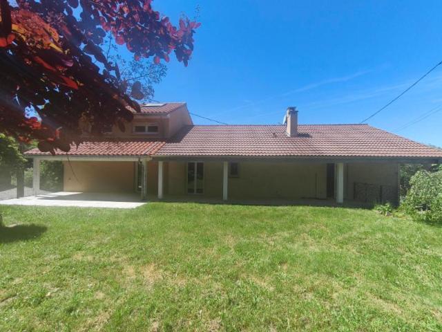 MAISON FAMILIALE 200 M2 T 8 AVEC TERRASSE ET JARDIN