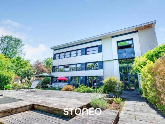 Maison familiale 327m², 10 pièces, terrain 1700m², Rueil Malmaison Centre/Bois Préau