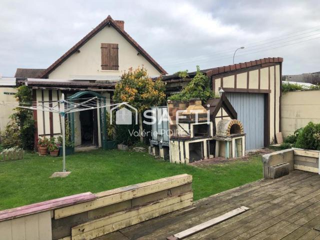 Maison familiale 3 chambres avec garage – proche centre ville et commerce