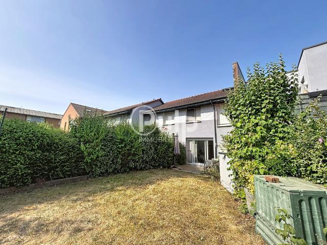maison familiale: 3 chambres, bureau au calme, jardin et grand garage à LOOS