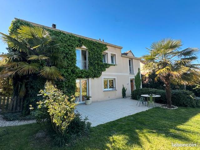 Maison familiale 4 chambres – 165 m² + garage – Centre Linas 91310