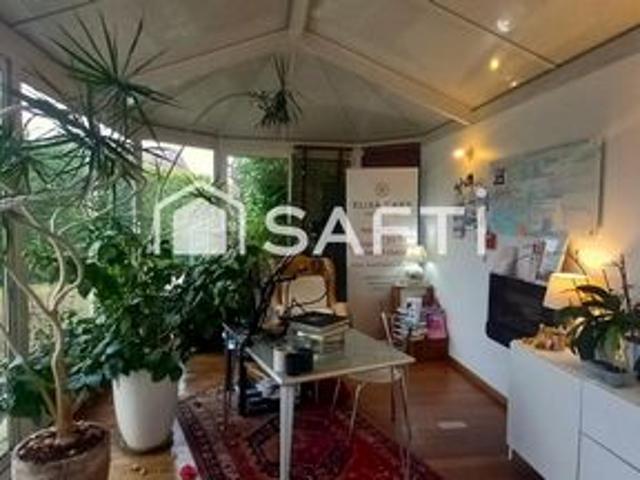 Coup de cœur assuré pour cette maison familiale avec double garage !