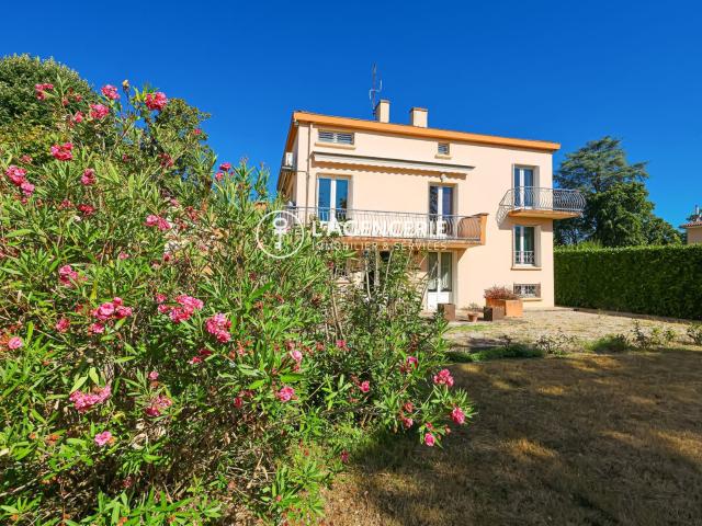 Maison familiale 4 chambres avec terrasse et terrain 200m² Albi