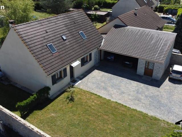 Maison familiale 4 chambres avec dépendances et vue dégagée – proche Villeneuve la Guyard