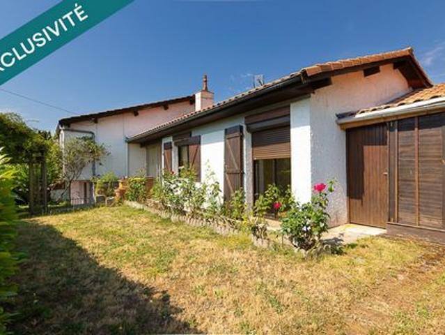 Maison familiale 4 chambres avec grand terrain et garage à Vayres 33870