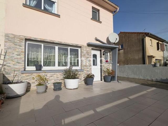 Maison familiale 4 chambres avec jardin
