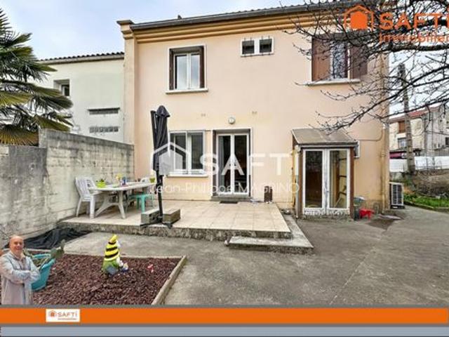 Maison familiale 4 chambres avec jardin et stationnements