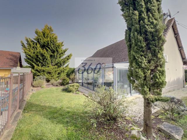 Maison familiale 4 chambres avec piscine