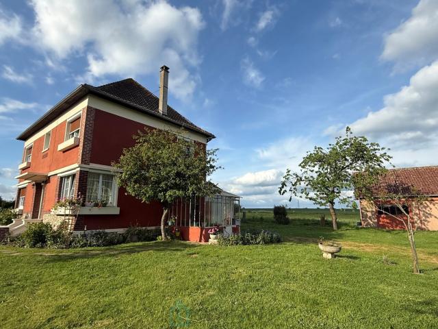 Maison familiale 4 chambres – Fort potentiel à 5 min de Bourgtheroulde