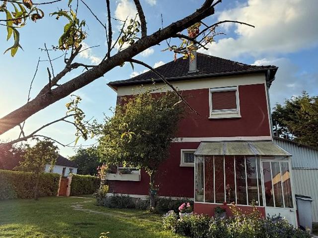Maison familiale 4 chambres – Fort potentiel à 5 min de Bourgtheroulde