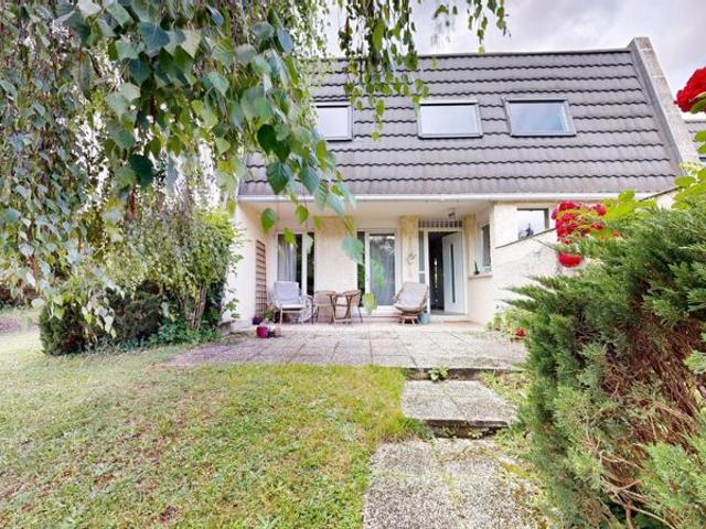 Maison familiale 4 chambres Mitoyene 1 côté – Les Cornouil