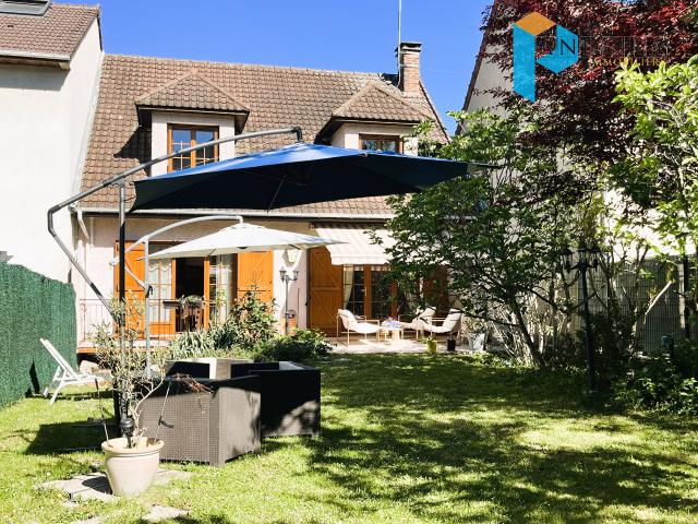 Maison familiale 4 chambres, quartier pavillonaire à 15 min RER et métro