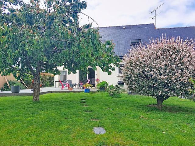 Maison familiale 4 chambres Vie de plain pied Jardin clos Lamballe