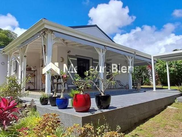 Maison familiale 4 pièces avec jardin de 591 m² à Petit Bourg