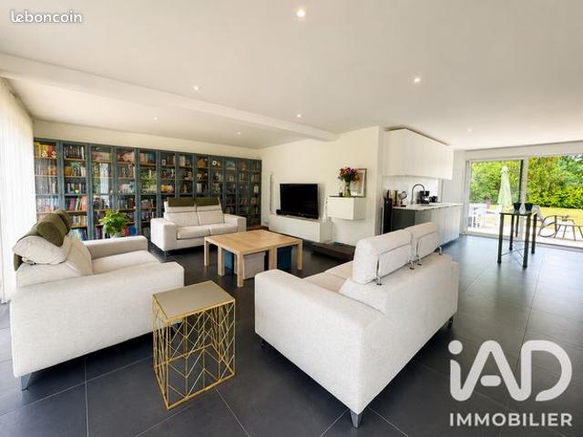 Maison familiale 4 pièces 185 m²