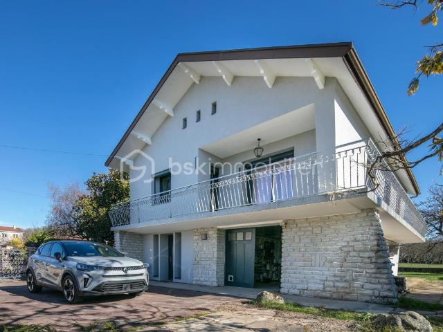 MAISON FAMILIALE