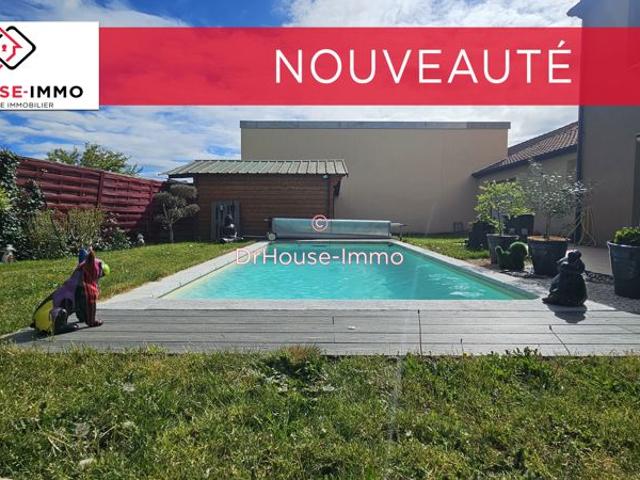 Maison familiale 5 chambres avec garage jardin et piscine