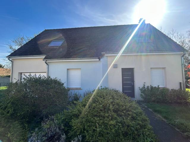 Maison familiale 5 chambres avec jardin à Changé