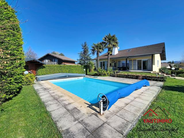 Maison familiale 5 chambres avec piscine et terrain arboré à