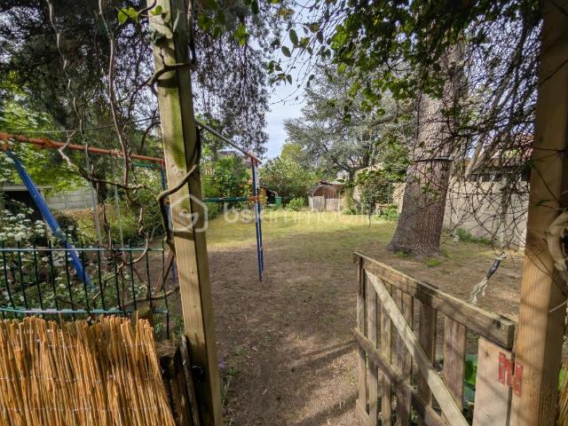 Maison familiale 5 chambres avec sous sol total et terrain arboré sans vis à vis