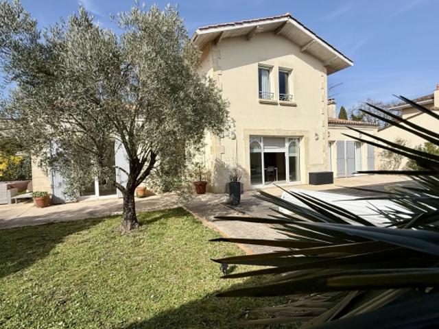 Maison familiale, 5 chambres, double garage, piscine Golf Bordelais Bordeaux