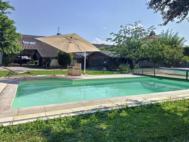 Maison familiale 5 chambres Terrain avec piscine hyper