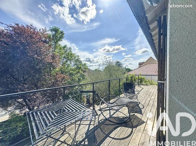 Maison familiale 5 pièces 156 m²