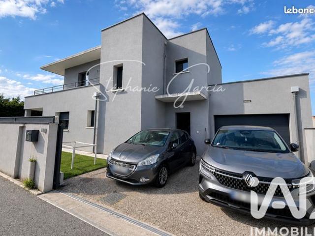 Maison familiale 5 pièces 158 m²