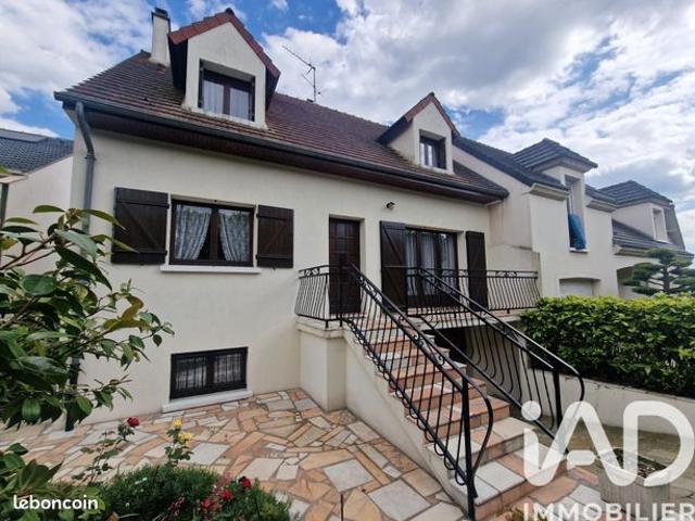 Maison familiale 5 pièces 160 m²
