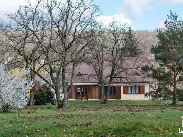 Maison familiale 5 pièces 177 m²