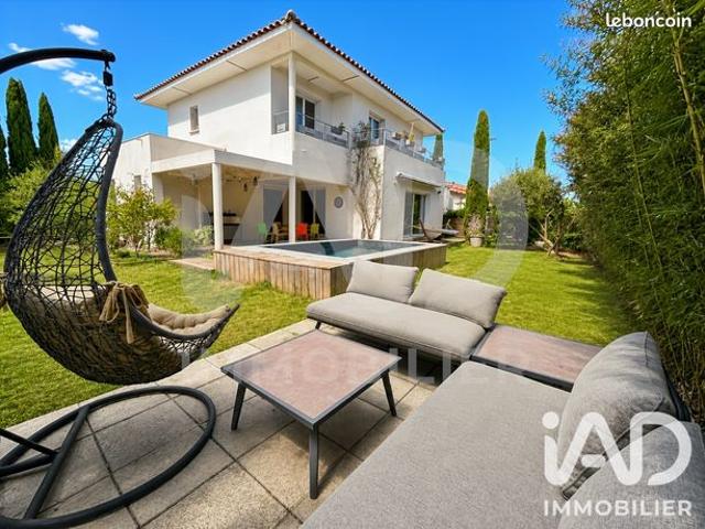 Maison familiale 5 pièces 177 m²