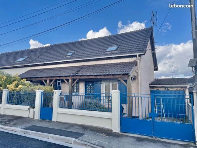 Maison familiale 5 pieces 118 m² quartier la mare