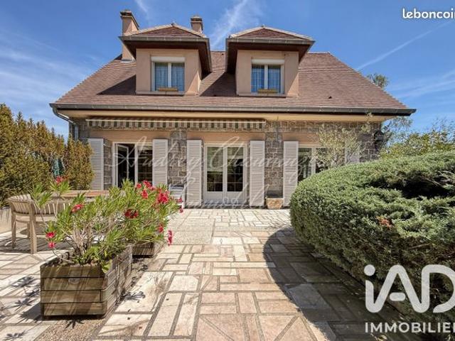 Maison familiale 5 pièces 121 m²
