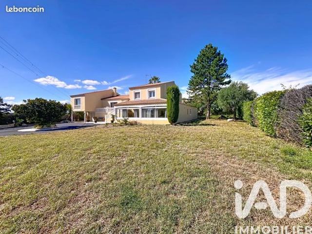 Maison familiale 5 pièces 240 m²