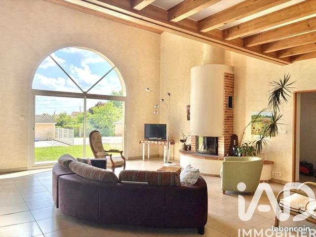 Maison familiale 5 pièces 213 m²