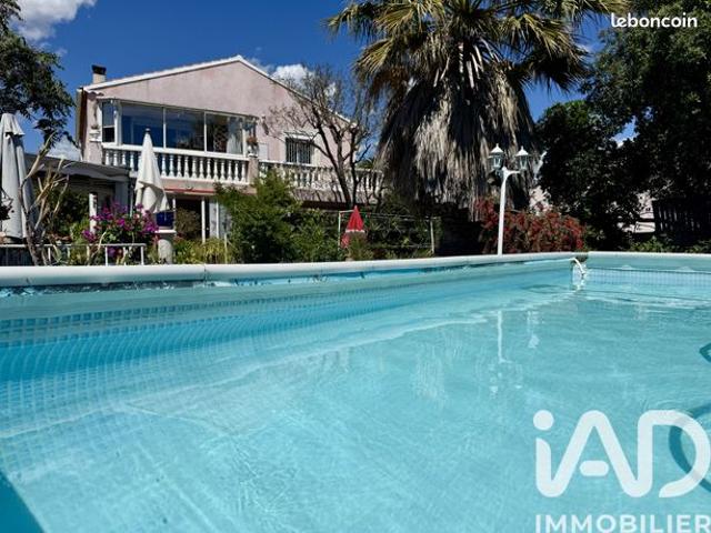 Maison familiale 5 pièces 220 m²