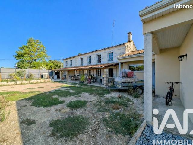 Maison familiale 5 pièces 222 m²