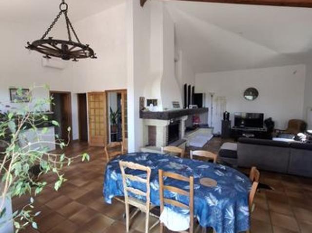 Maison familiale 5 pièces 224 m²