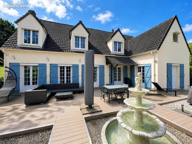 Maison familiale 6 chambres 251 m² | Piscine & spa | Terrain 2800 m²