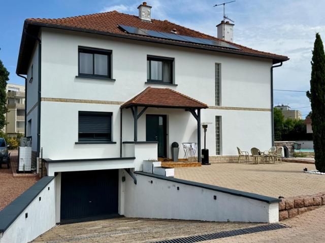 Maison familiale 6 chambres avec appartement indépendant, pi